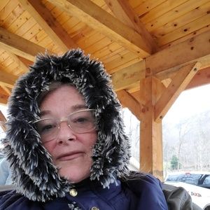 Meet your Posher, Ellen